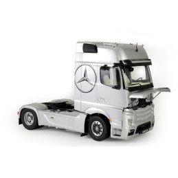 MERCEDES BENZ ACTROS MP4 GigaSpace 1/24 - Italeri 3905