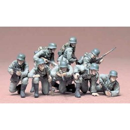 PANZERGRANADEROS ALEMANES ( 8 figuras) ESCALA 1/35 TAMIYA 35061