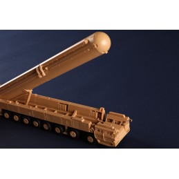 CAMION PLATAFORMA DE LANZAMIENTO DF-41 ICBM -Escala 1/72- Hobby Boss 82963